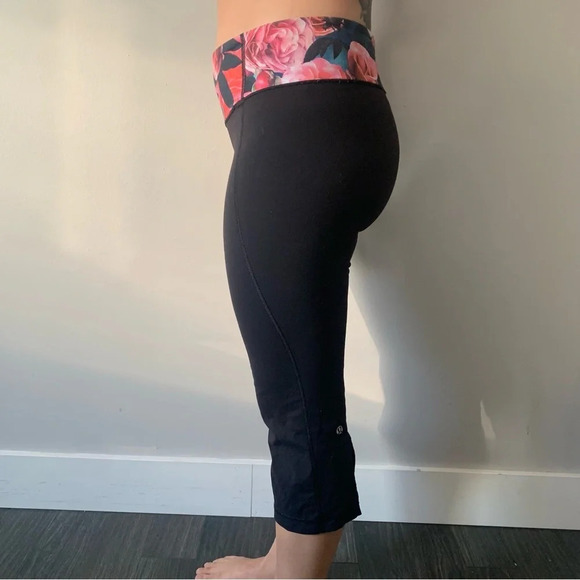 ๐บ Elevate Your Yoga Flow with Lululemon Black Capris - Women's Size 8 ๐งโโ๏ธ - Picture 2 of 9